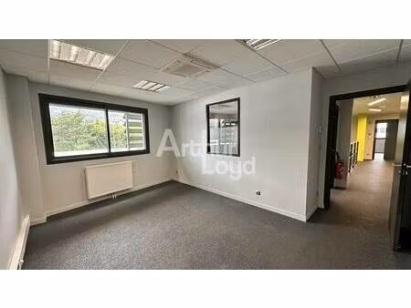 location bureaux 200 m²