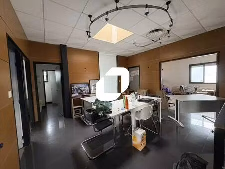 location bureaux 140 m²