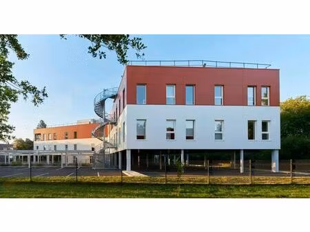 location bureaux 897 m²