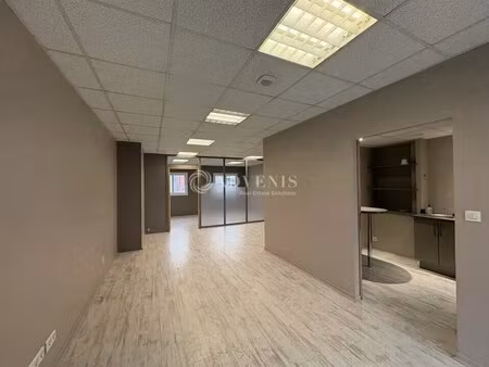 location bureaux 58 m²