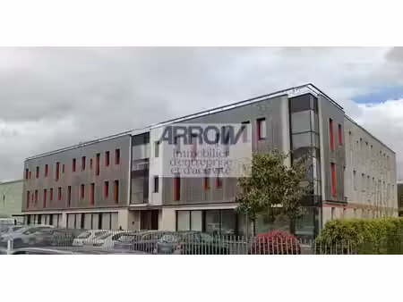 location bureaux 74m²