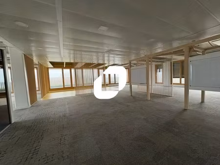location bureaux 446 m² à 2 001 m²