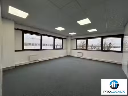location bureaux roissy-en-france 95700 270m²
