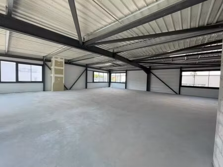 location local d’activités frejus 83600 103m²