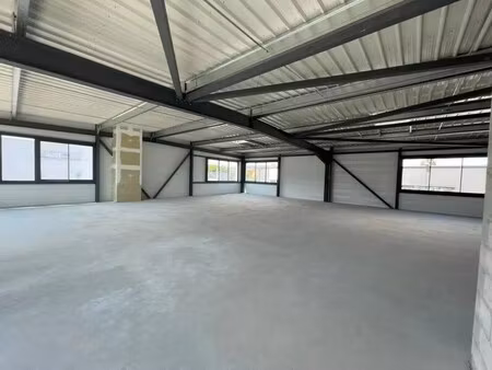 location local d’activités frejus 83600 230m²