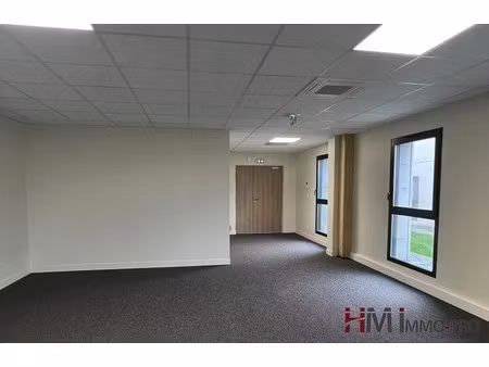 location bureaux 73 m²