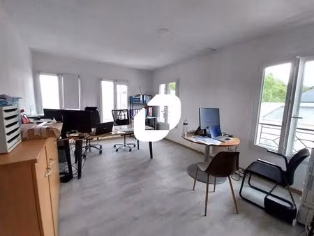 location bureaux 170 m²