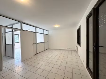 location bureaux 50 m²