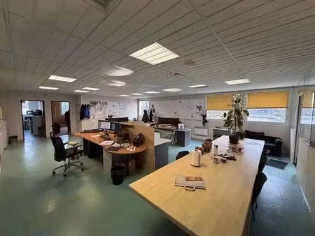 location bureaux 192 m²