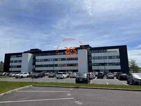 location bureaux 760 m² à 2 777 m²