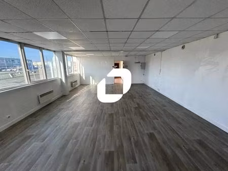 location bureaux 50 m² à 243 m²