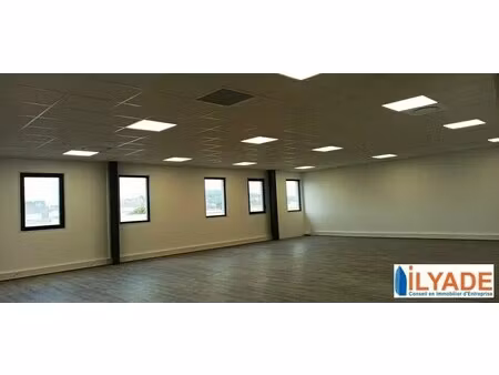 location bureaux 137 m² à 1 064 m²