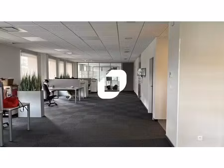 location bureaux 147 m²