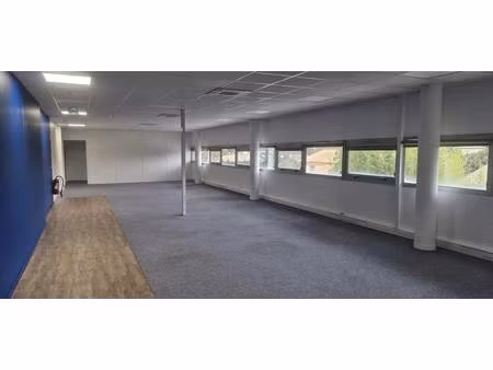 location bureaux 210 m²
