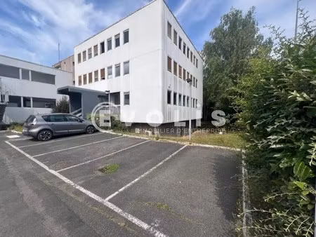location bureaux 118 m²