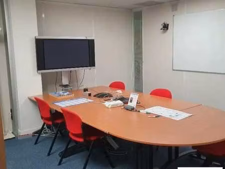 location bureaux 97 m² à 1 261 m²