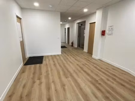 location bureaux 68 m²