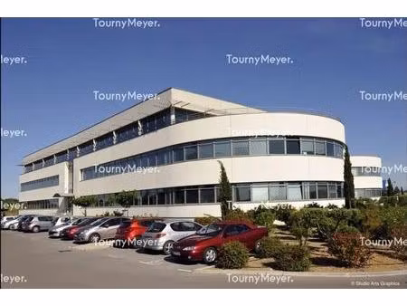 location bureaux 197 m² à 761 m²