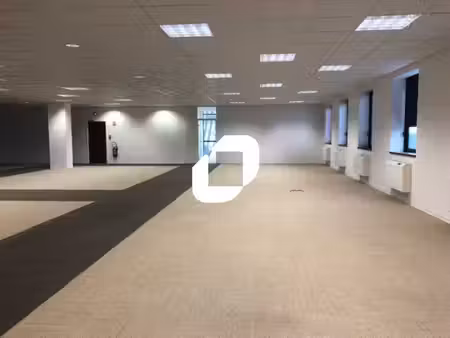 location bureaux saint-ouen-l’aumone 95310 674m² à 2703m²