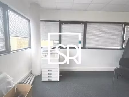 location bureaux 584 m²