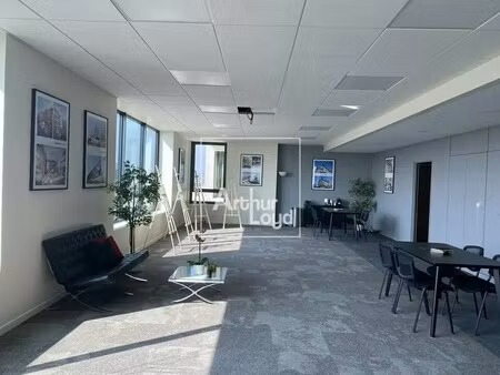 location bureaux 153 m²