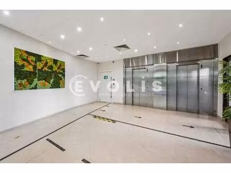 location bureaux 160 m² à 1 211 m²