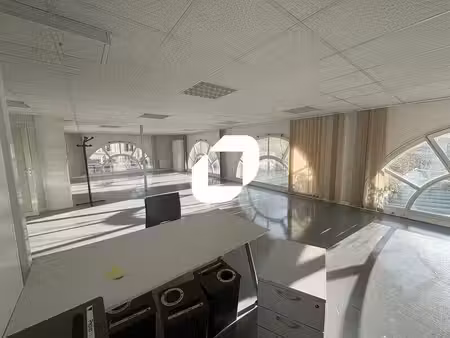 location bureaux poissy 78300 91m² à 209m²