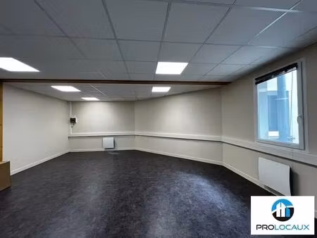 location bureaux 25 m² à 114 m²