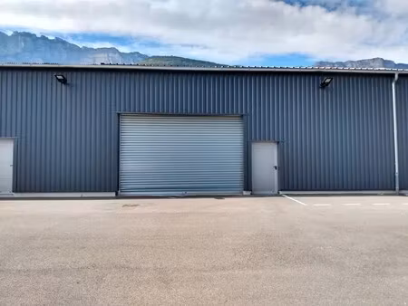 location bureaux 610 m²