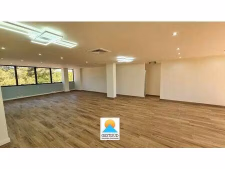 location bureaux 158 m²