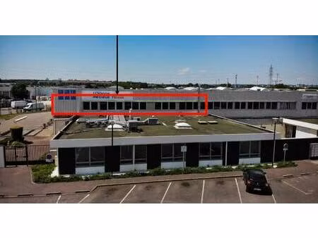 location bureaux 696 m²