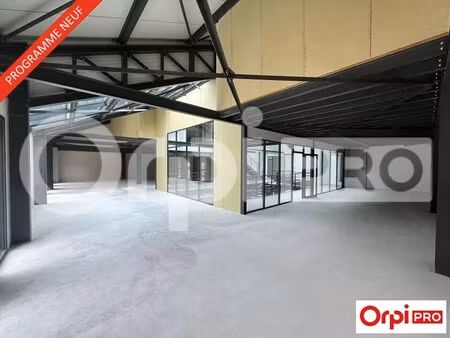 location bureaux 196 m²