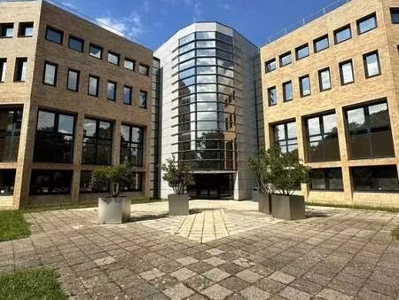 location bureaux 1 945 m²