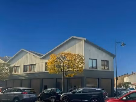 location bureaux 117 m²