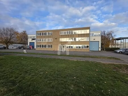 location bureaux 51 m² à 251 m²