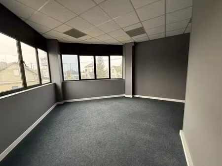 location bureaux 140 m² à 314 m²