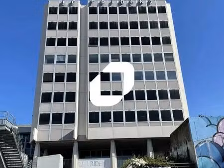 location bureaux 15 m² à 5 235 m²