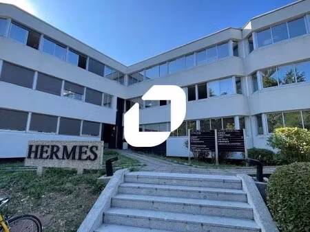 location bureaux 76 m²