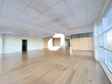 location bureaux 94 m² à 340 m²