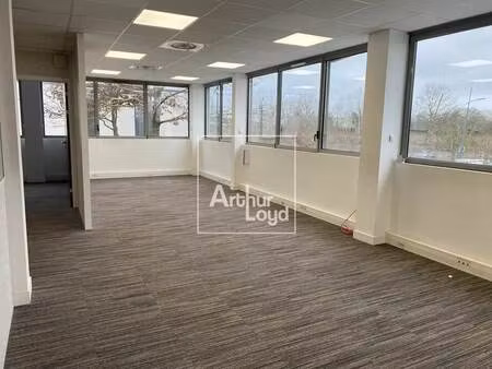 location bureaux 197 m²