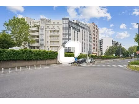 location bureaux 183 m² à 726 m²