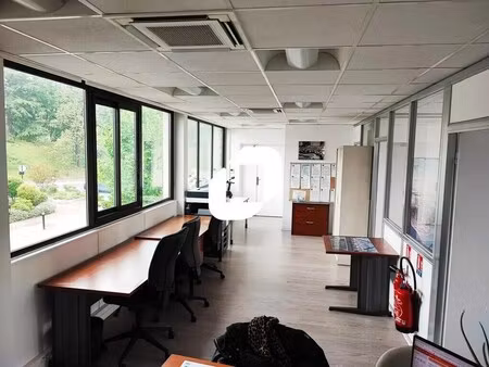 location bureaux 86 m² à 181 m²