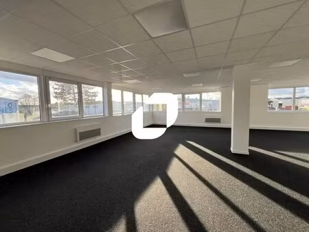 location bureaux 250 m²