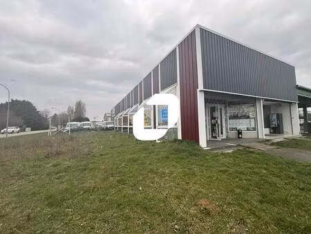 location commerce 218 m²
