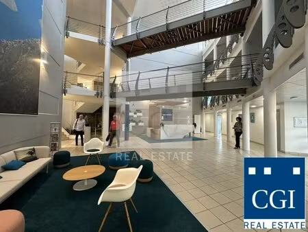 location bureaux 684 m²