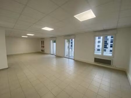location bureaux 120 m²