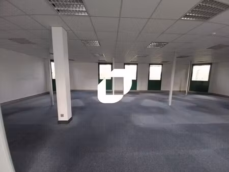 location bureaux 206 m² à 412 m²