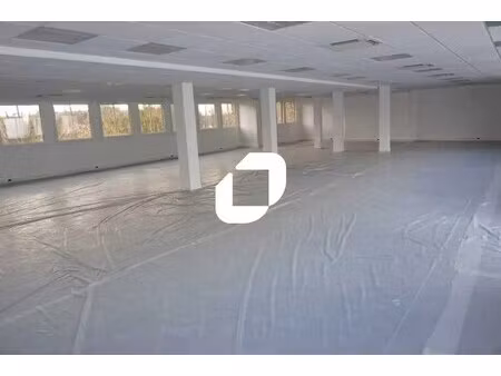 location bureaux 297 m² à 953 m²