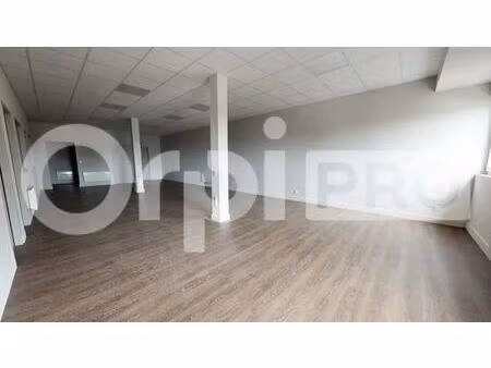 location commerce 131 m²