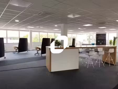 location bureaux 280m² à 854m²